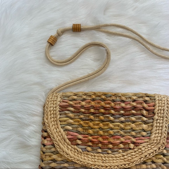 Hand Crafted Straw Rattan Colorful Woven Flap Over Shoulder Bag - Picture 6 of 10